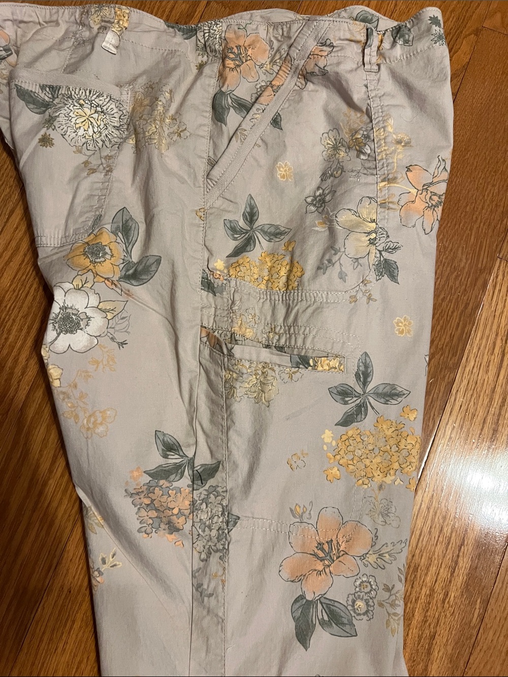 Democracy Floral Cargo ankle pants - Picture 6 of 7